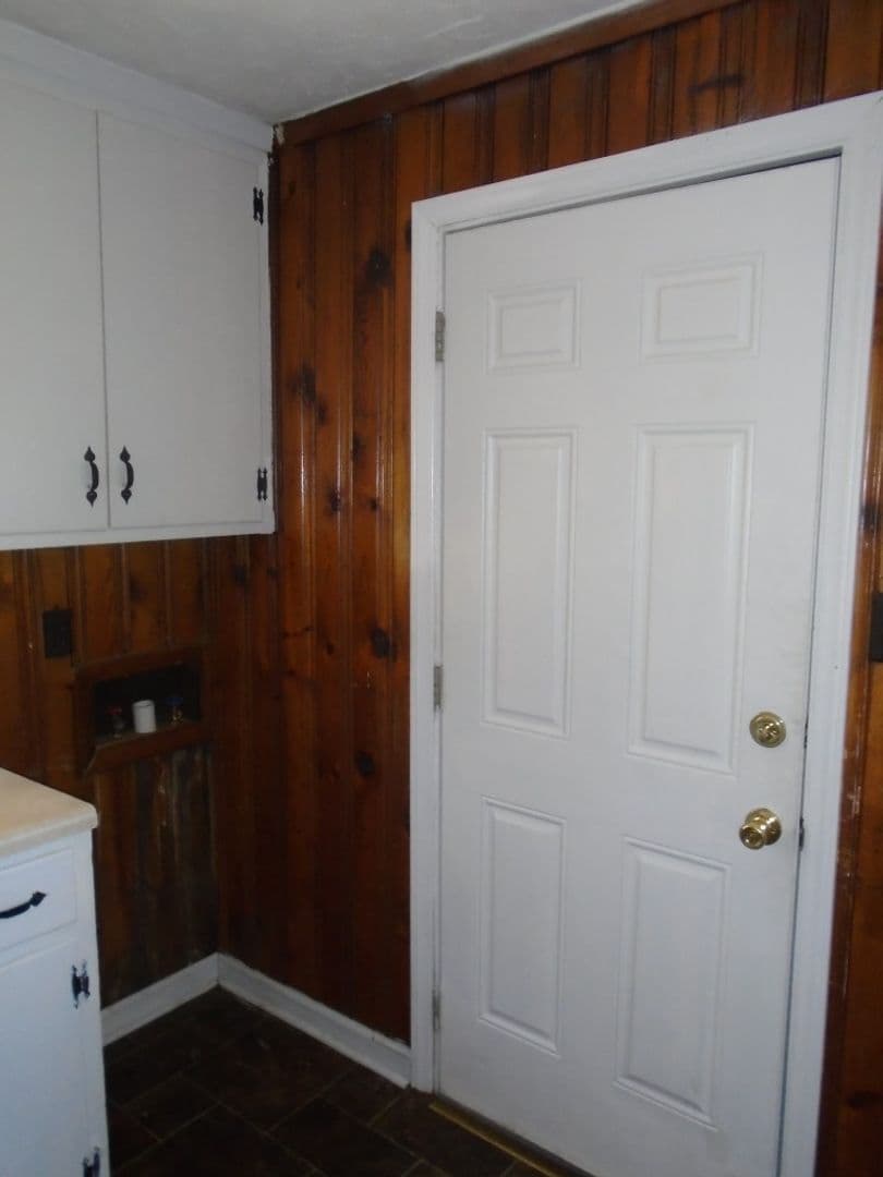 Fayetteville Apartment: 302 Old Shaw Rd.