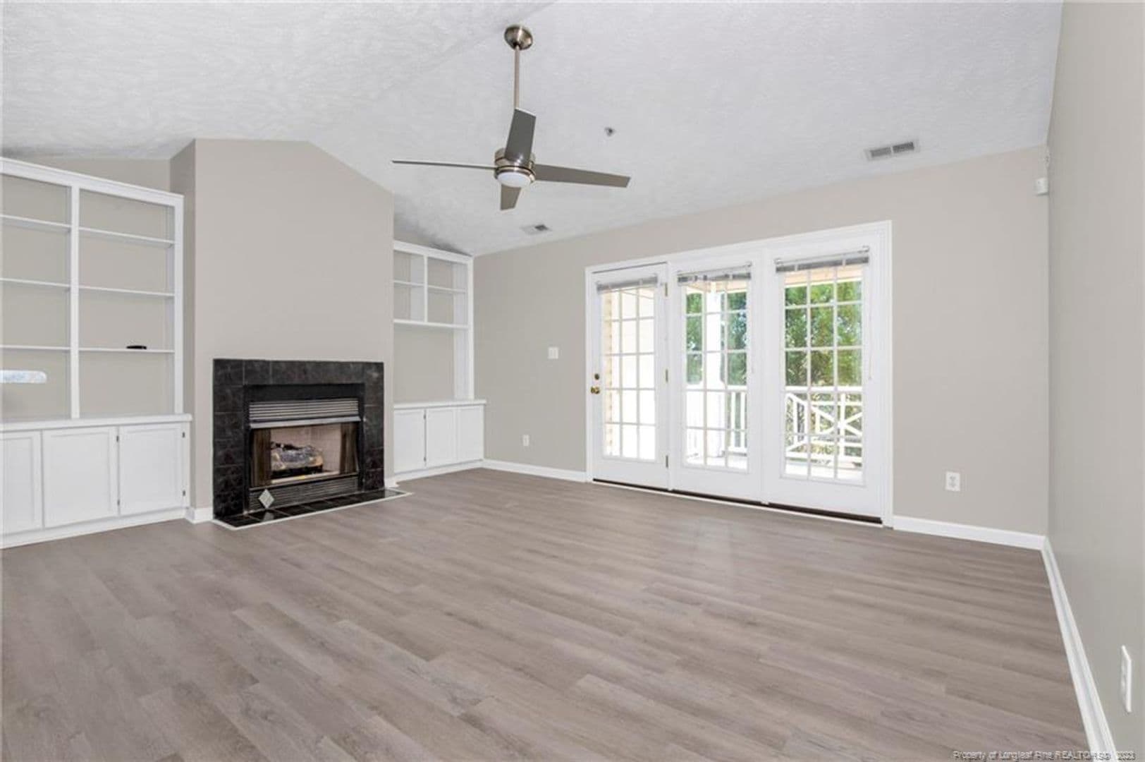 Fayetteville House: 382 Bubble Creek Court # 10