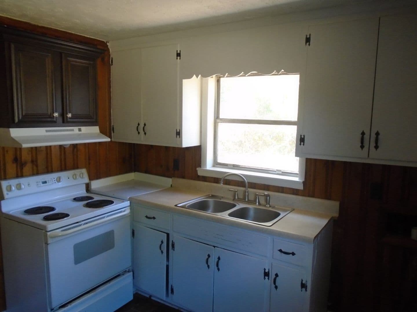 Fayetteville Apartment: 302 Old Shaw Rd.