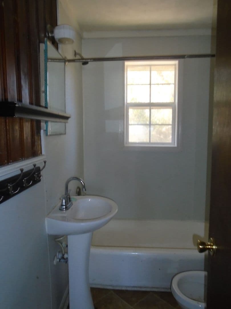 Fayetteville Apartment: 302 Old Shaw Rd.