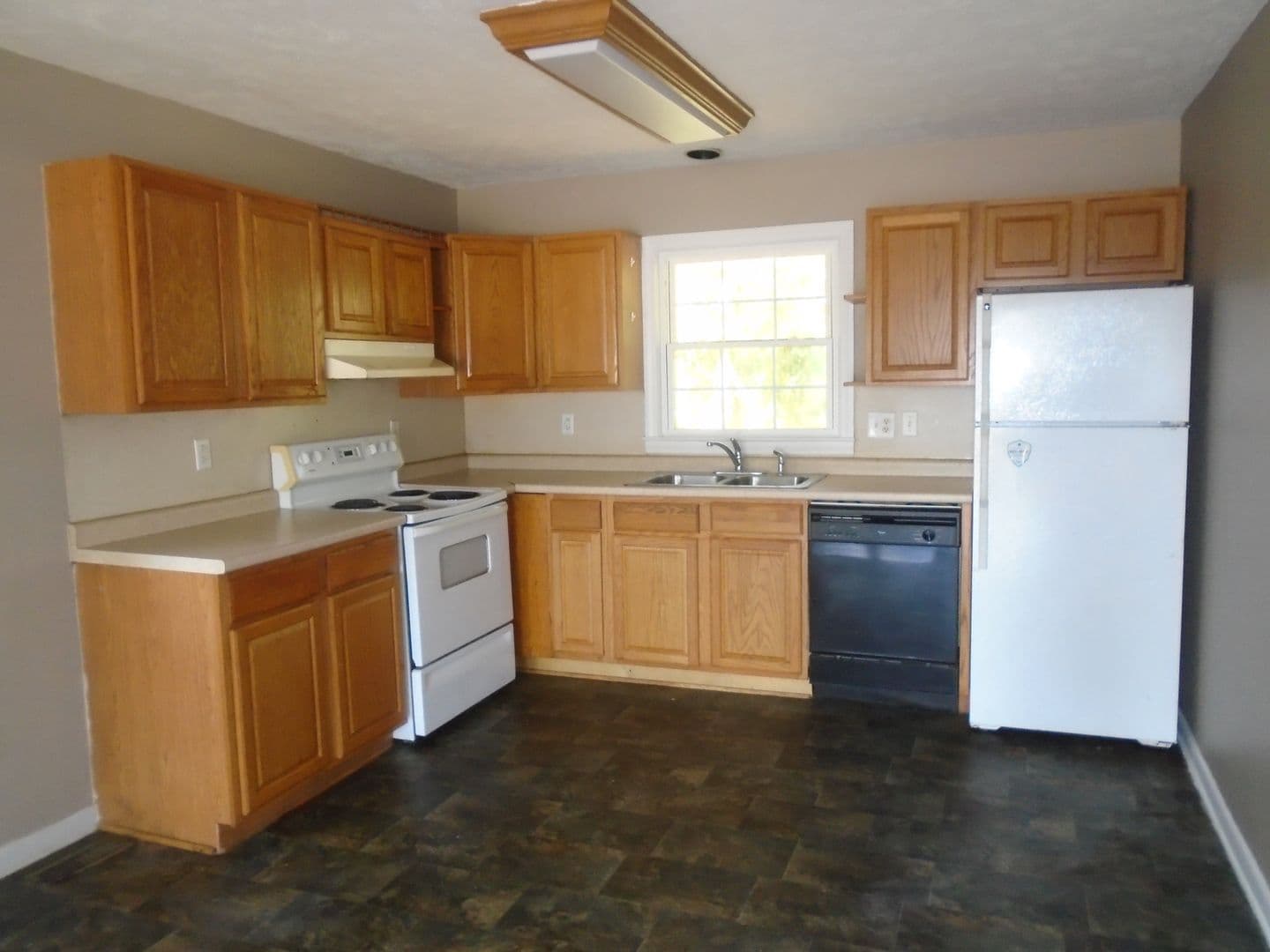 Hope Mills Apartment: 611-1 Drypoint Ln.