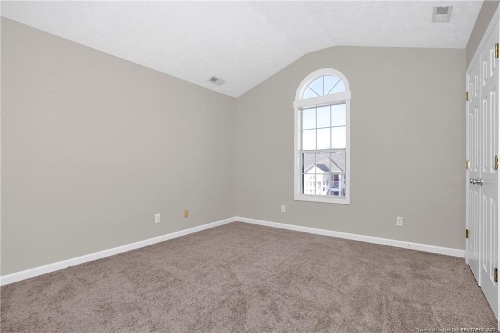Fayetteville House: 382 Bubble Creek Court # 10
