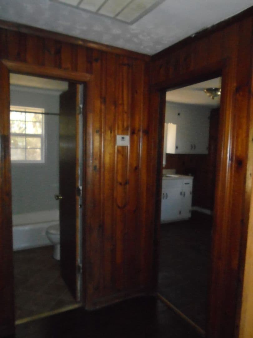 Fayetteville Apartment: 302 Old Shaw Rd.
