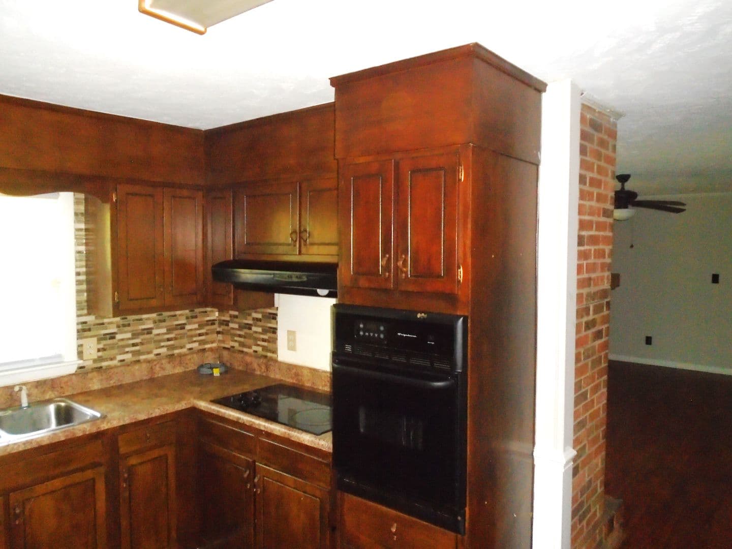 Fayetteville House: 7204 Standish Ct