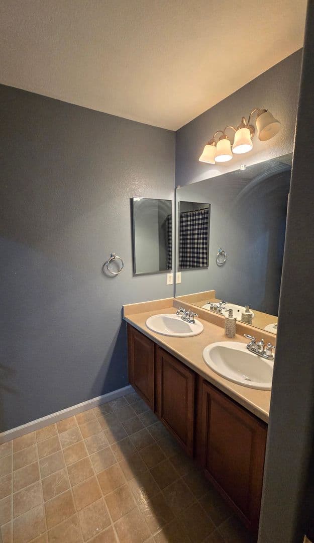 Peyton House: 11844 Pei Grove