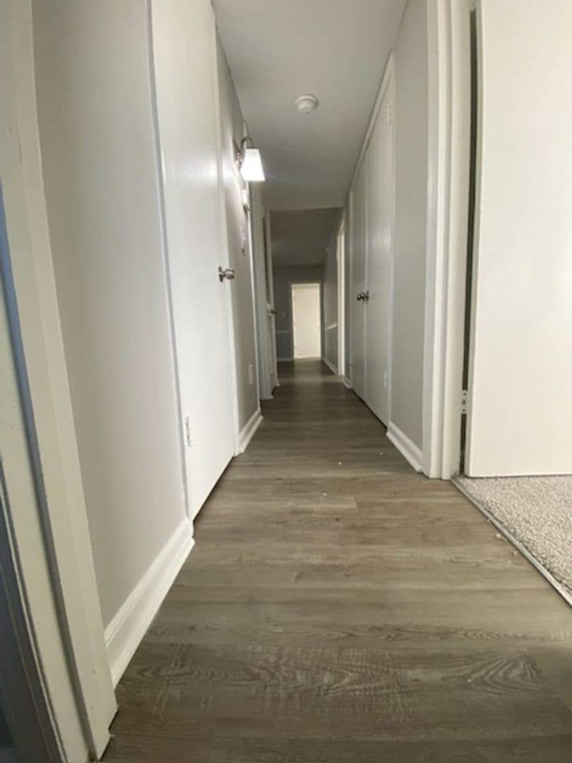 Albany Apartment: 2401 Nottingham Way
