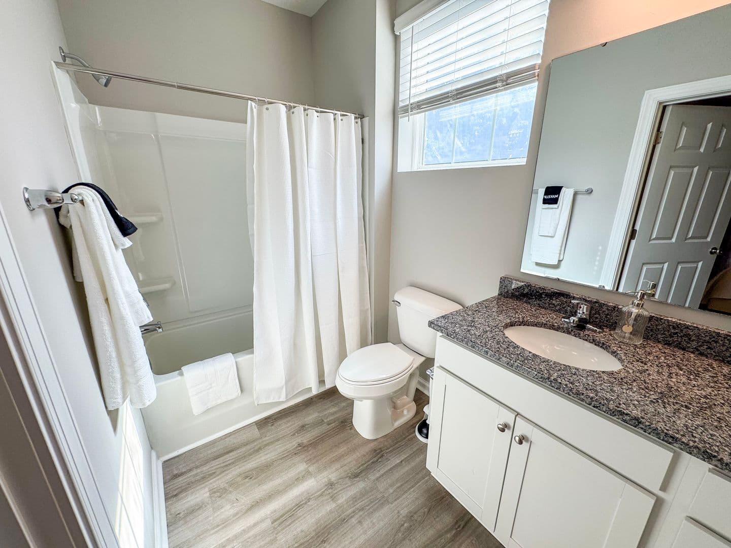 Beaufort Apartment: 2305 Pine Court S.
