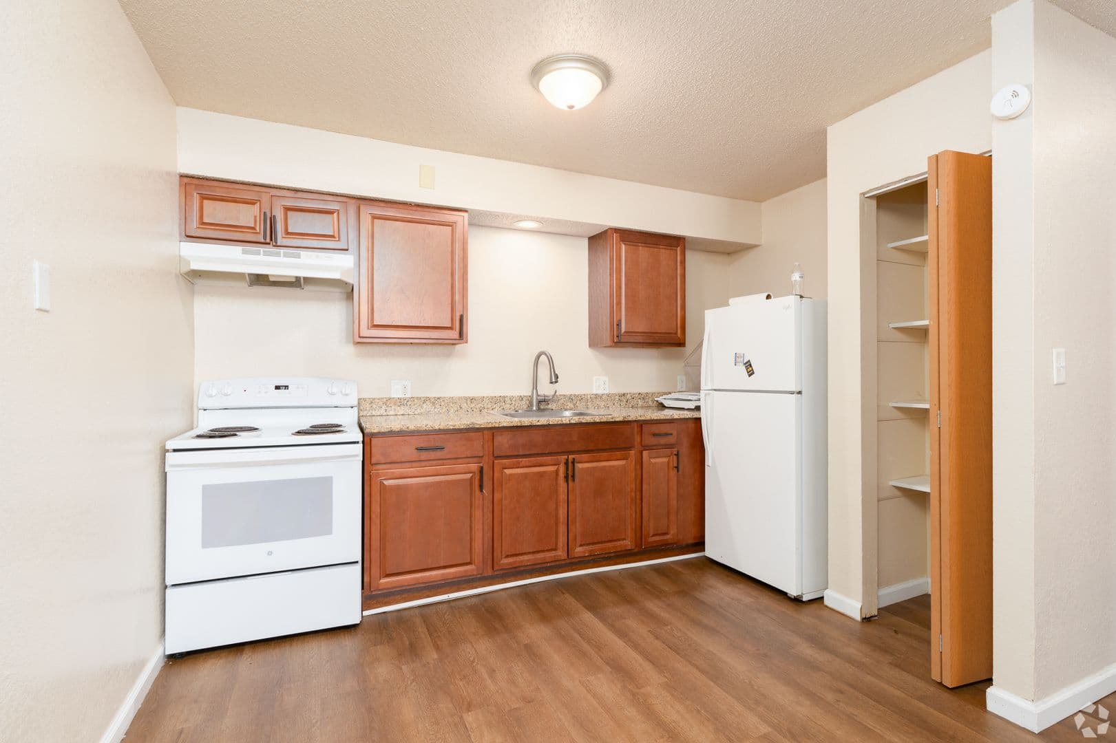 Springfield Apartment: 2473 Ladley Court