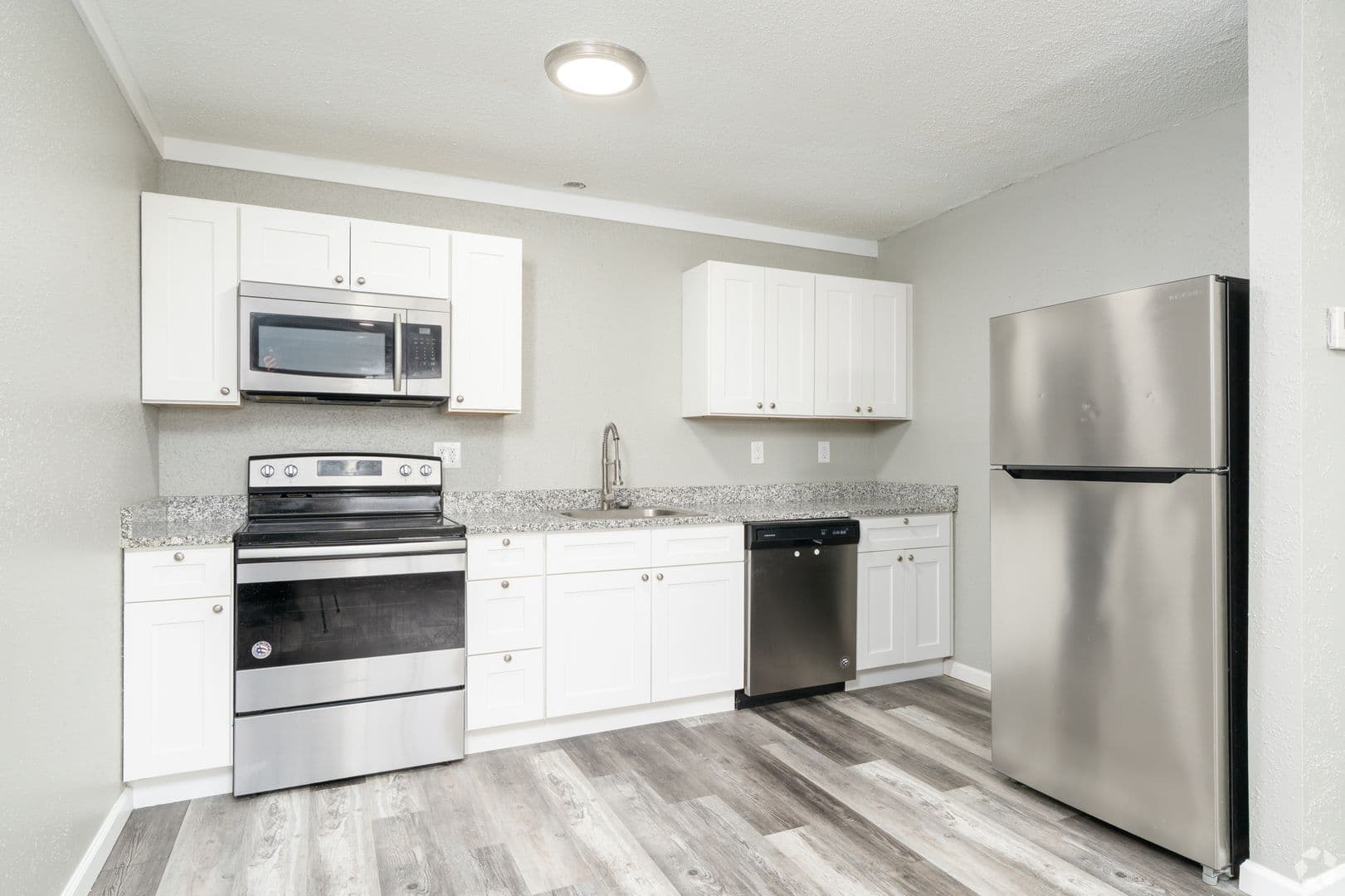 Springfield Apartment: 2473 Ladley Court