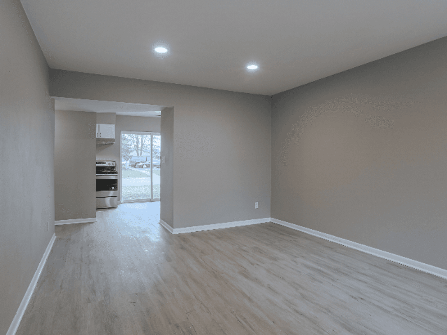 Springfield Apartment: 2473 Ladley Court