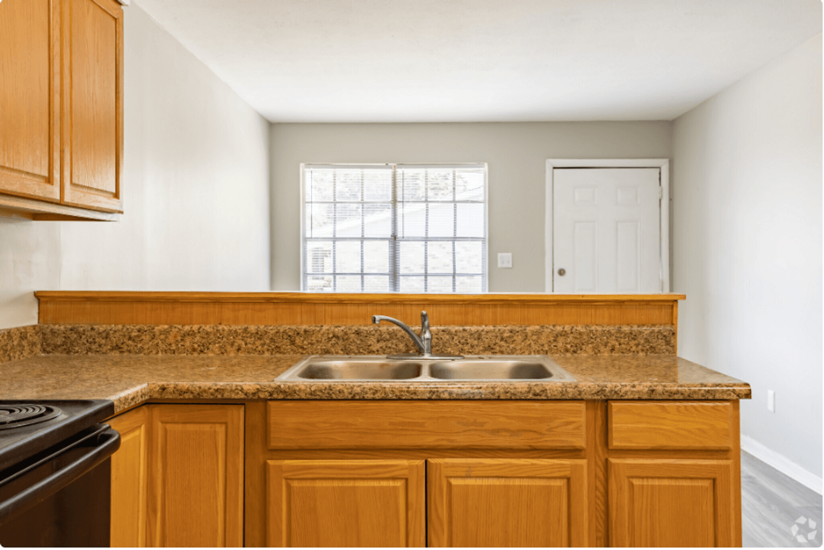 Warner Robins Apartment: 135 Ignico Drive