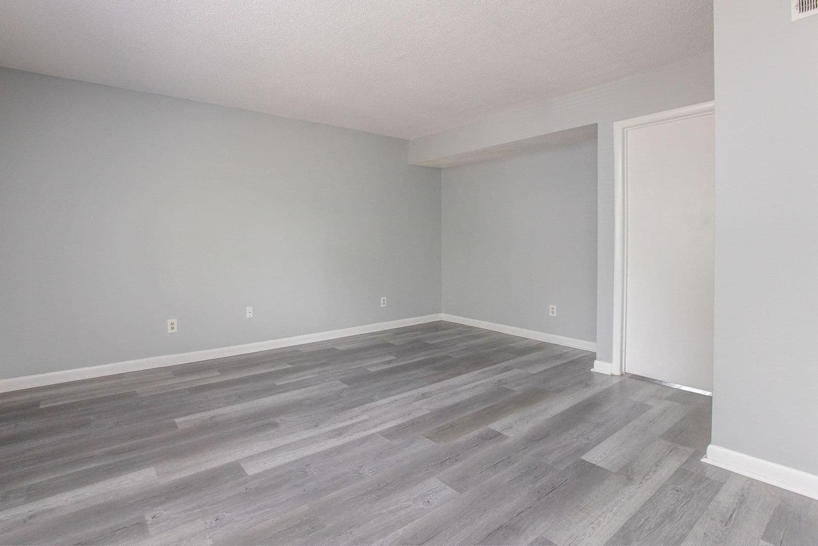 Albany Apartment: 2507 Nottingham Way