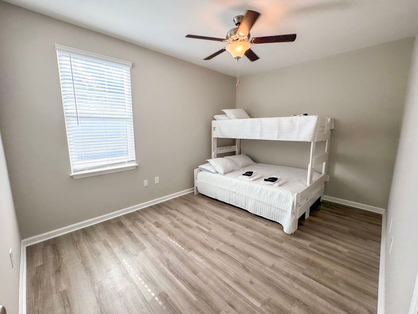 Beaufort Apartment: 2305 Pine Court S.