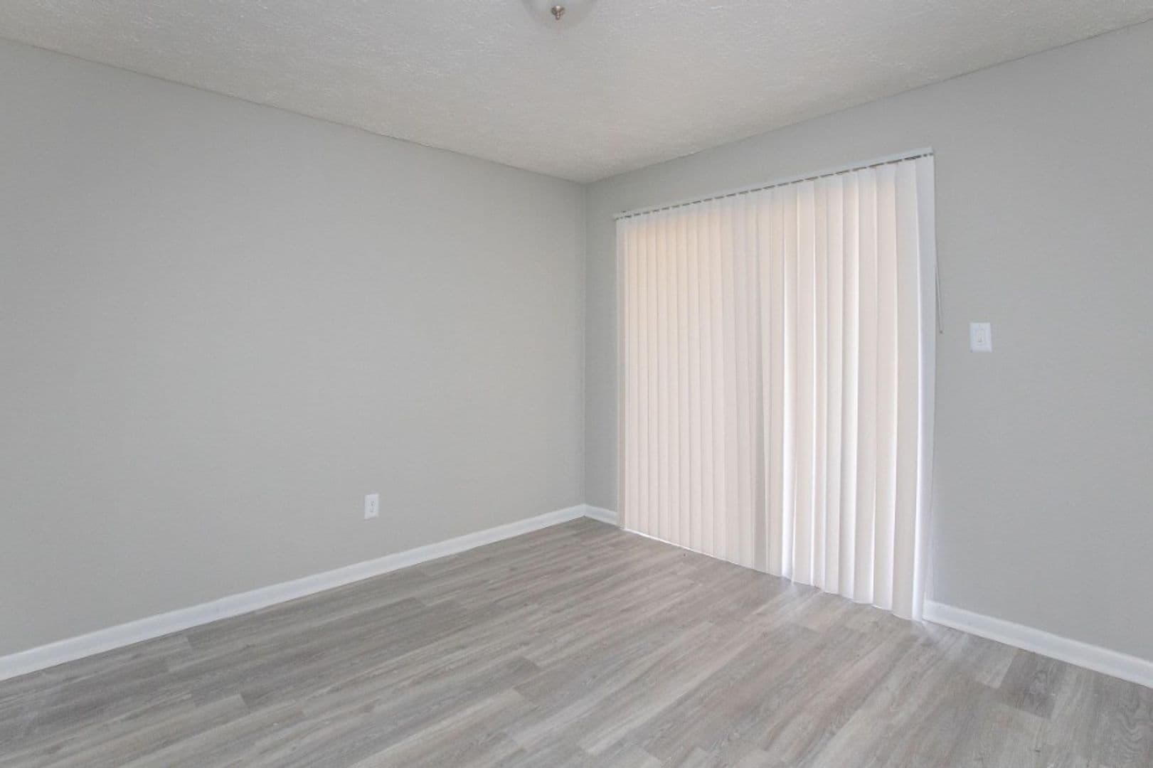 Warner Robins Apartment: 135 Ignico Drive
