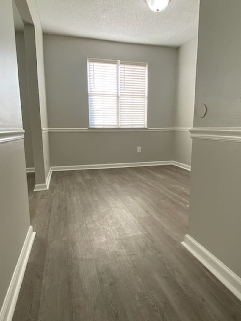 Albany Apartment: 2401 Nottingham Way