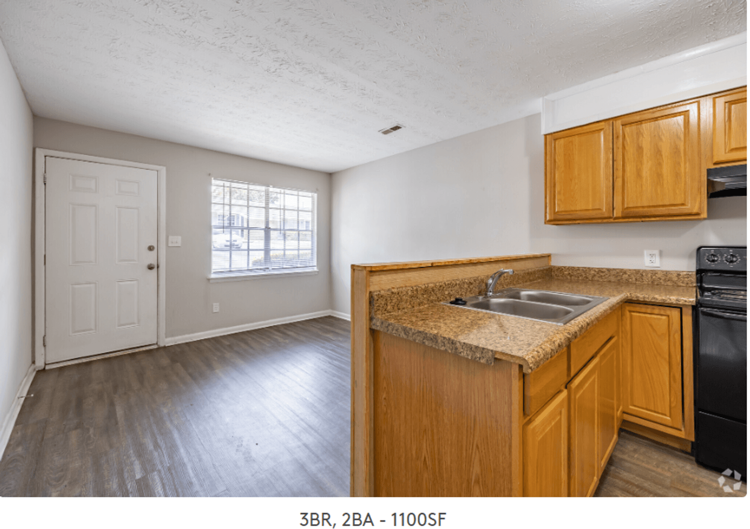 Warner Robins Apartment: 135 Ignico Drive