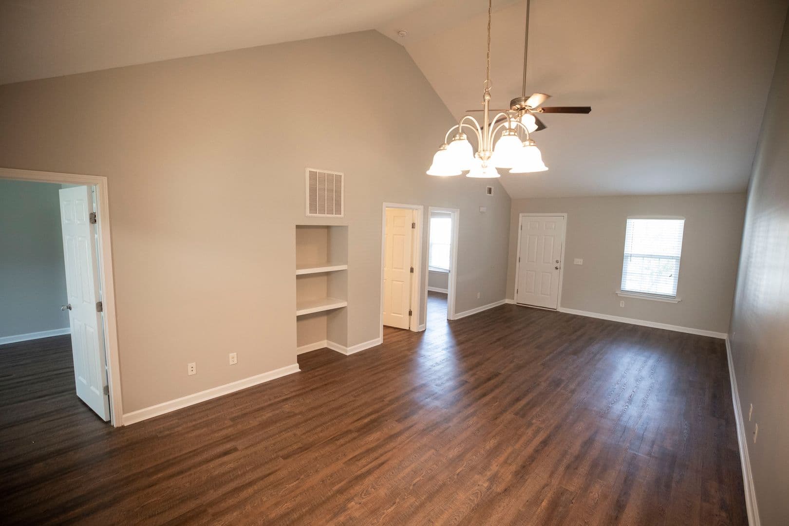 Rincon Townhome: 302 Parade Court