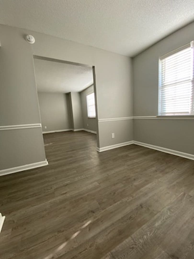 Albany Apartment: 2401 Nottingham Way