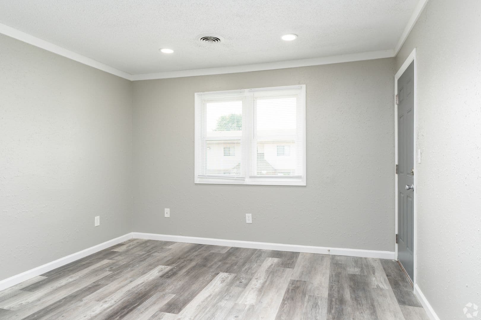 Springfield Apartment: 2473 Ladley Court