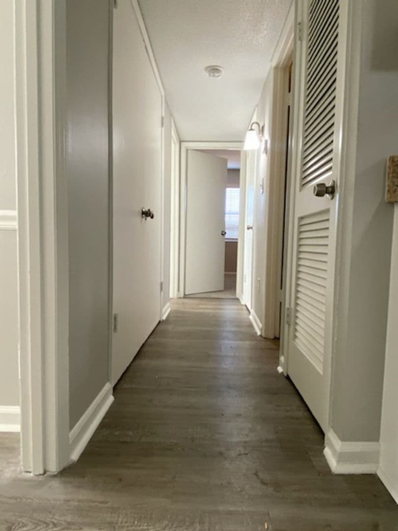 Albany Apartment: 2401 Nottingham Way