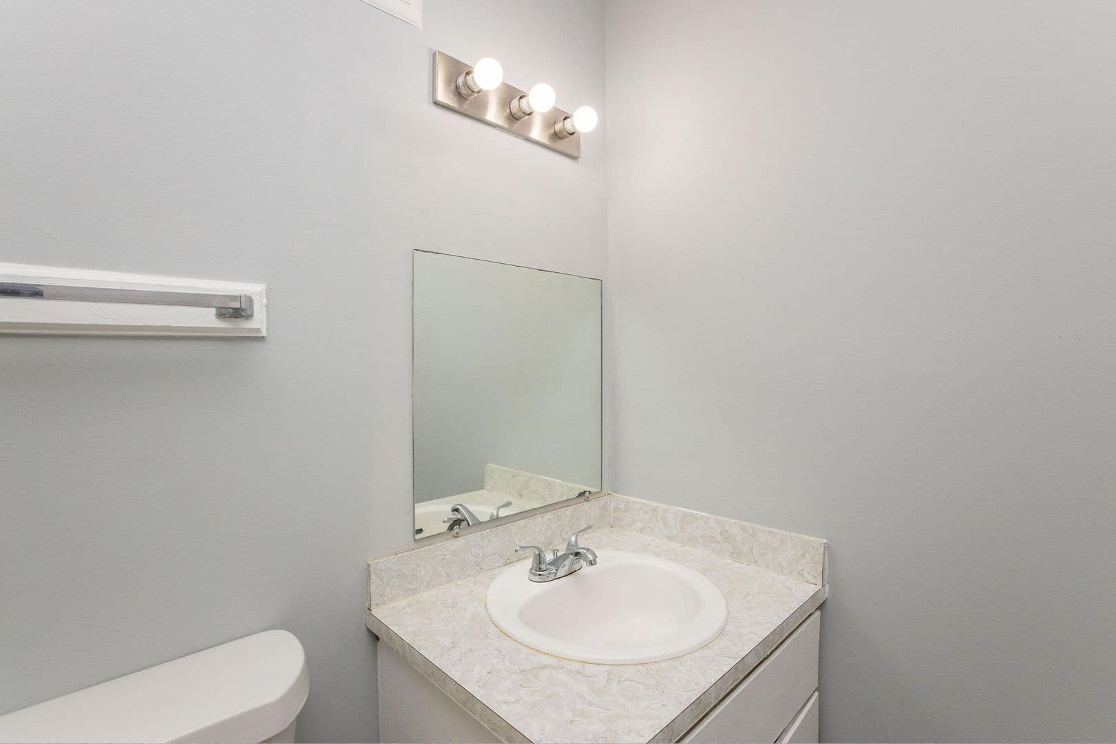 Albany Apartment: 2507 Nottingham Way