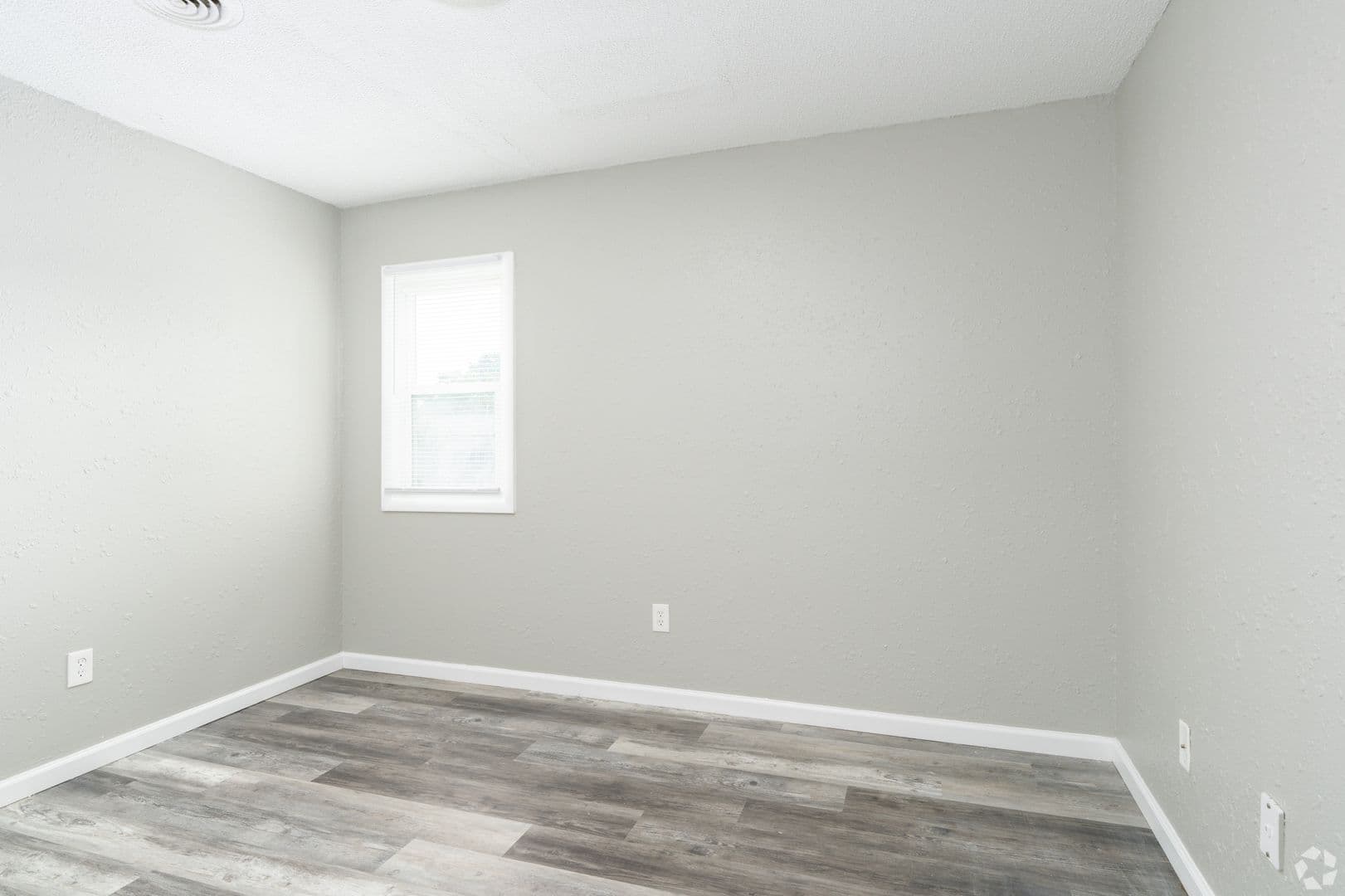 Springfield Apartment: 2473 Ladley Court