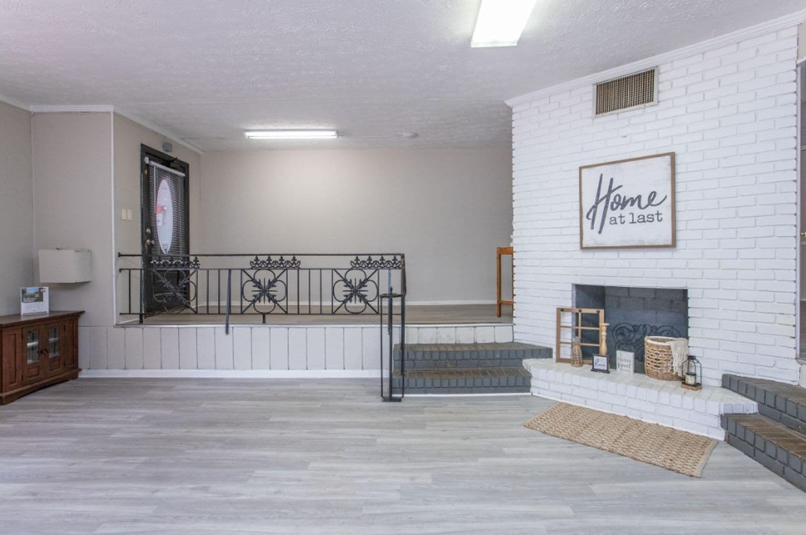 Warner Robins Apartment: 135 Ignico Drive