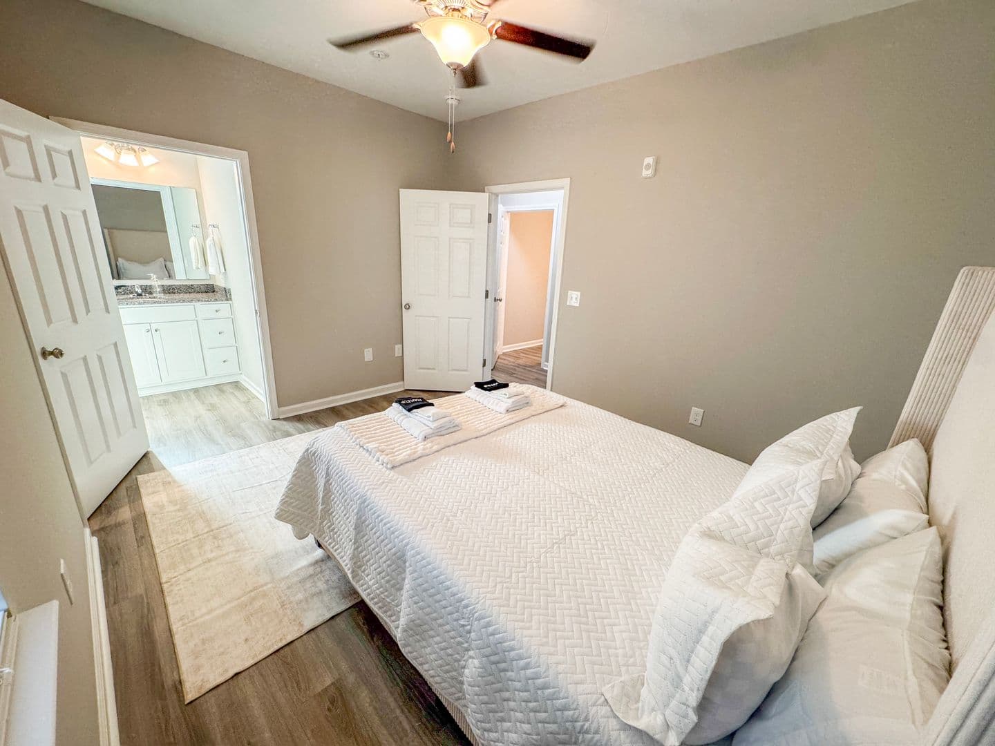 Beaufort Apartment: 2305 Pine Court S.