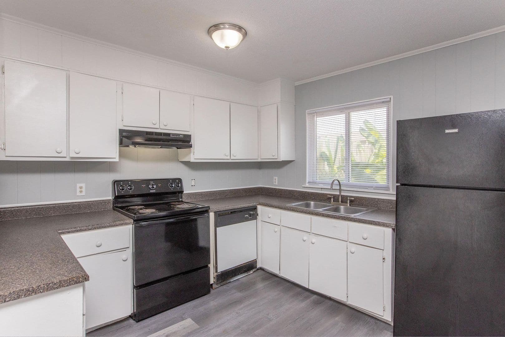 Albany Apartment: 2507 Nottingham Way