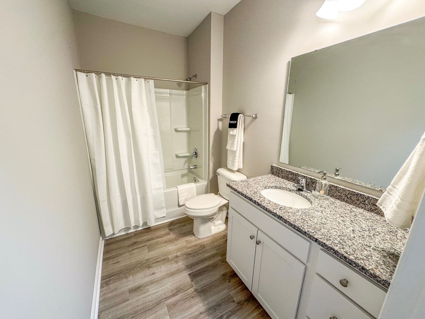 Beaufort Apartment: 2305 Pine Court S.