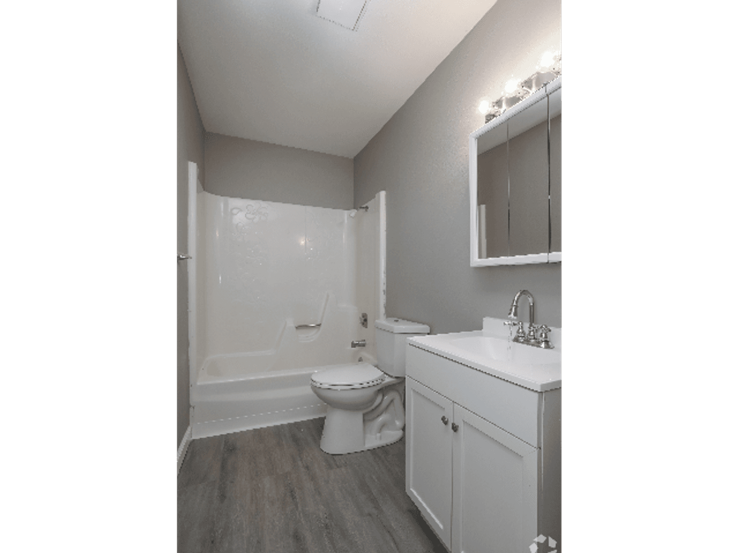 Springfield Apartment: 2473 Ladley Court