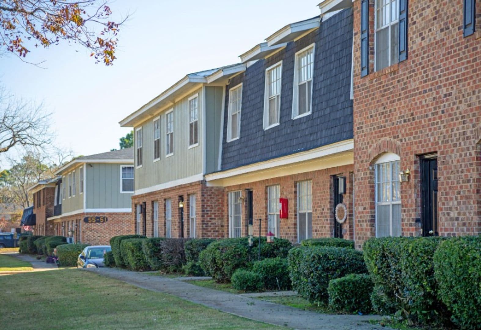 Albany Apartment: 2401 Nottingham Way
