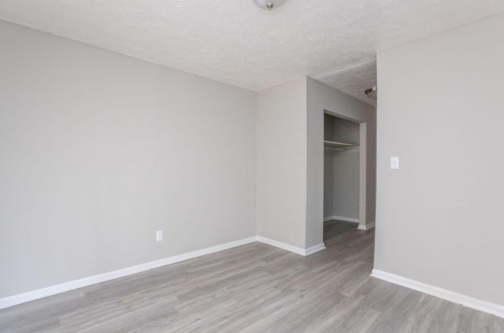 Warner Robins Apartment: 135 Ignico Drive