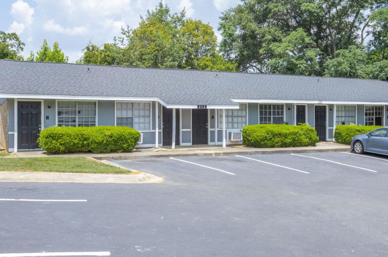Warner Robins Apartment: 135 Ignico Drive