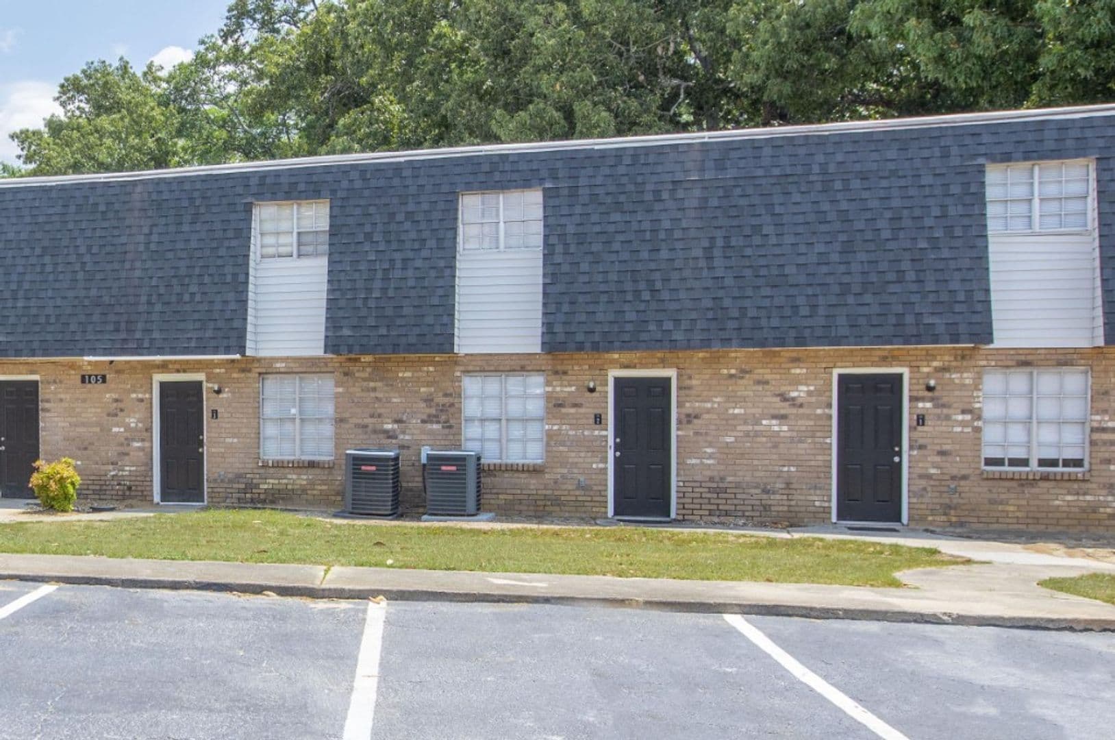 Warner Robins Apartment: 135 Ignico Drive
