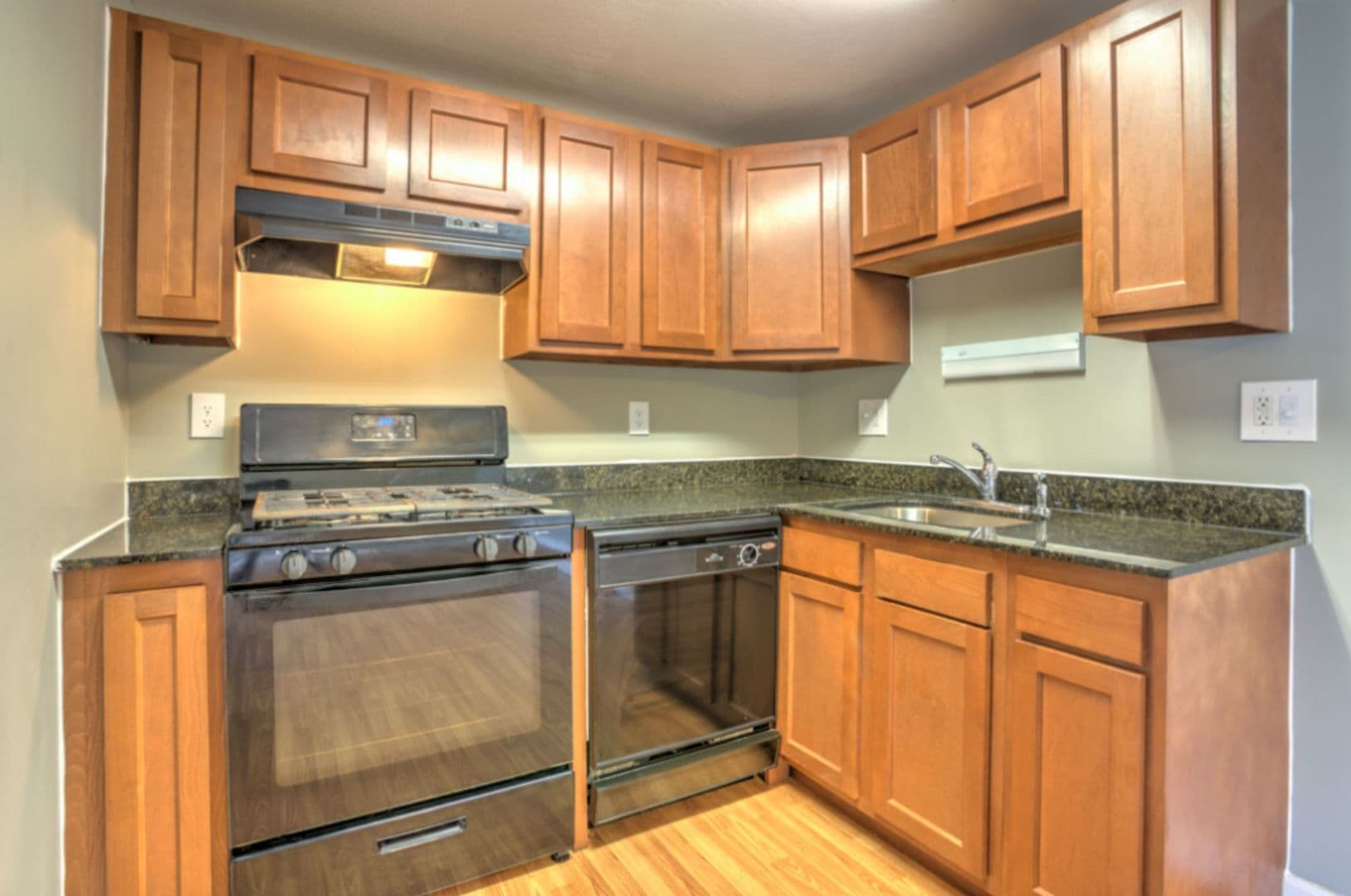 Florissant Apartment: 6203 Kingsfont Pl