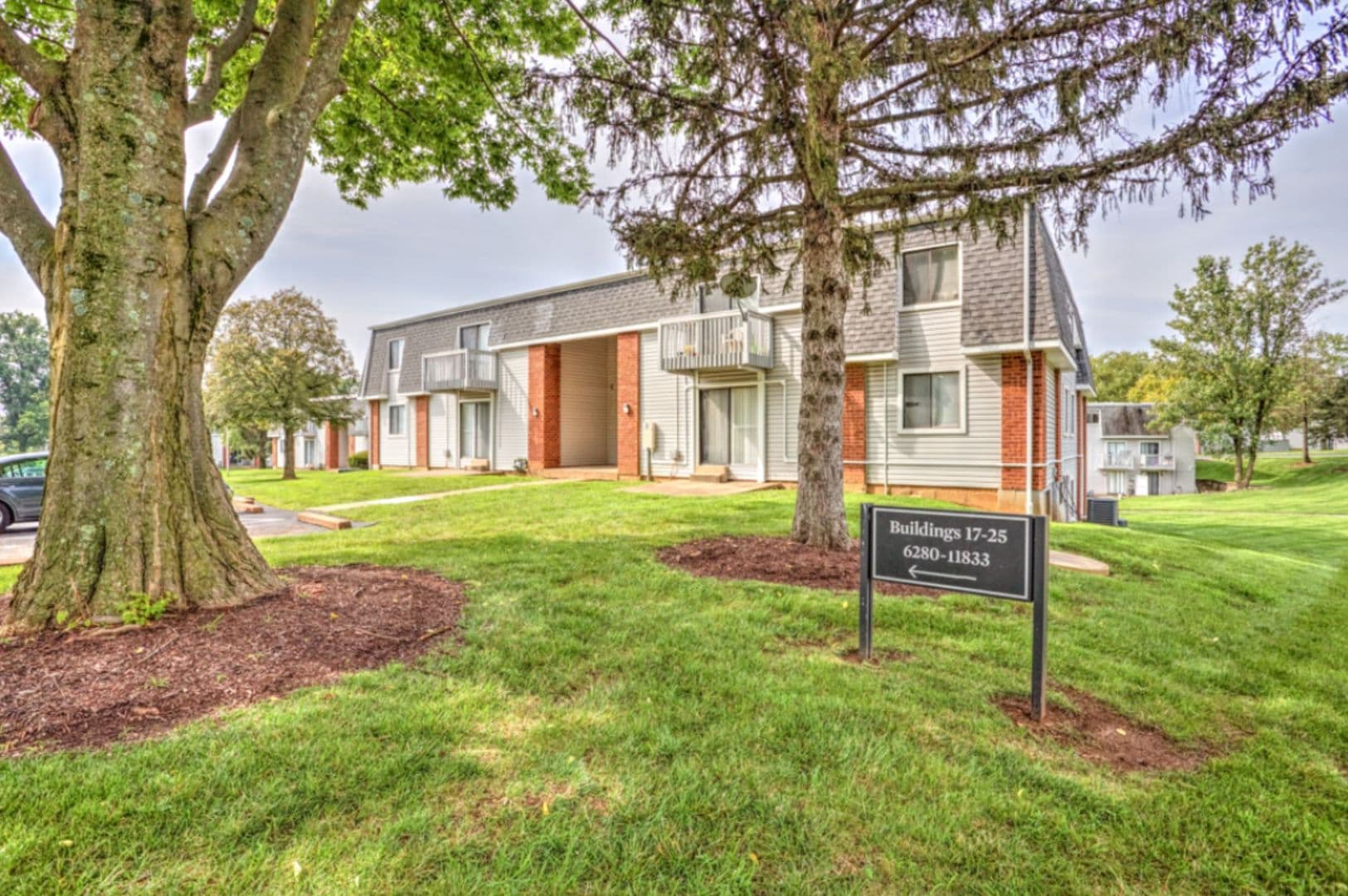 Florissant Apartment: 6203 Kingsfont Pl
