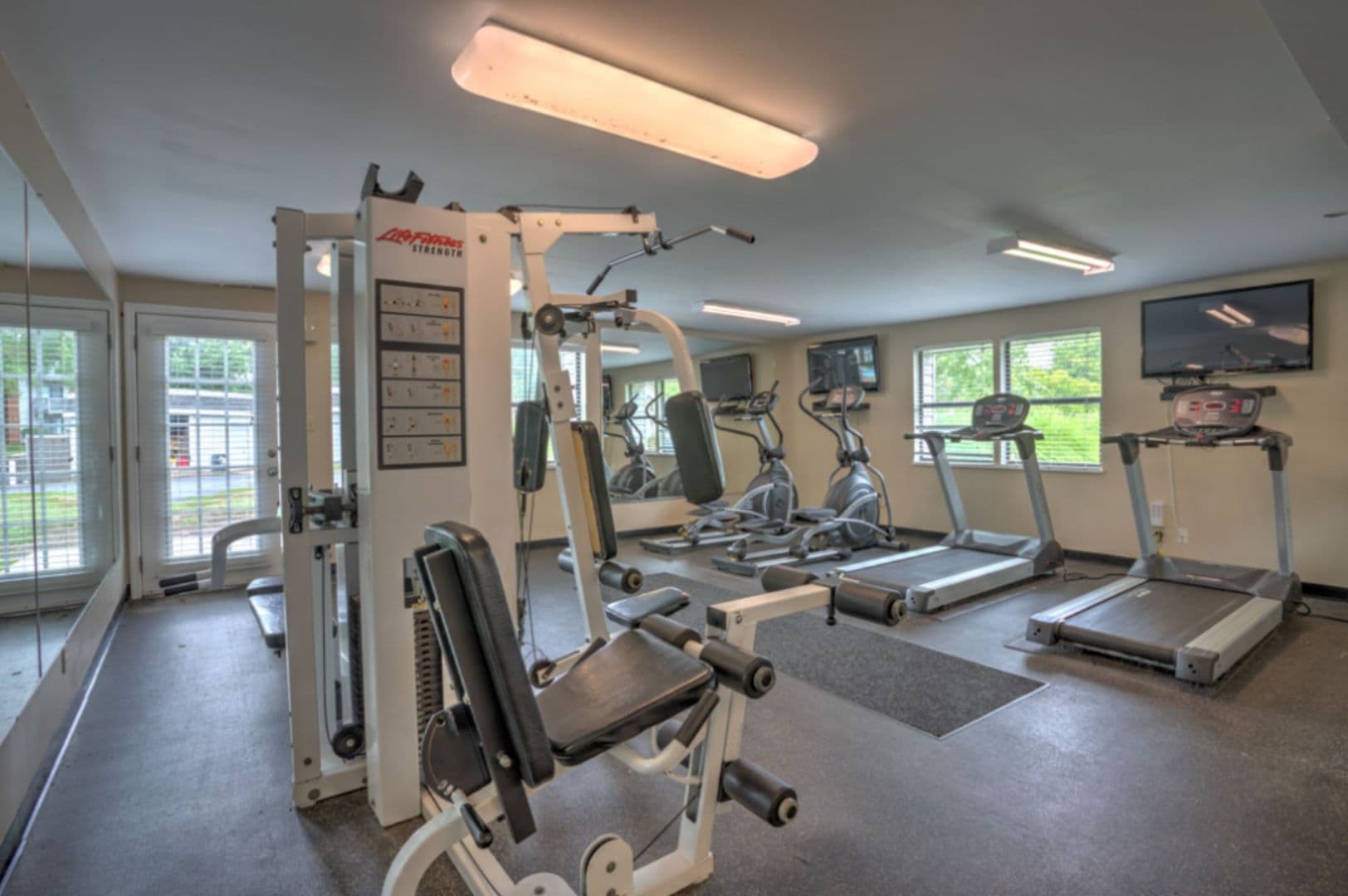 Florissant Apartment: 6203 Kingsfont Pl