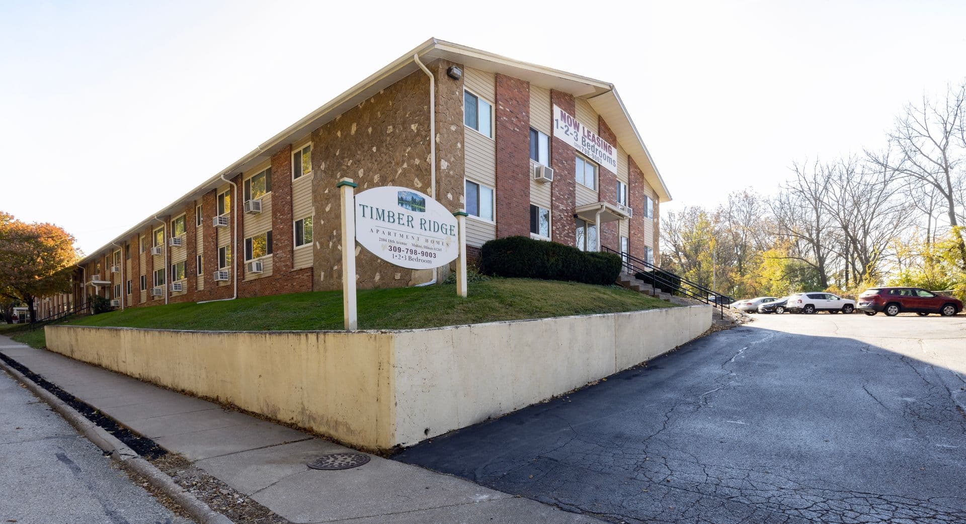 Moline Apartment: 2104 18th Avenue