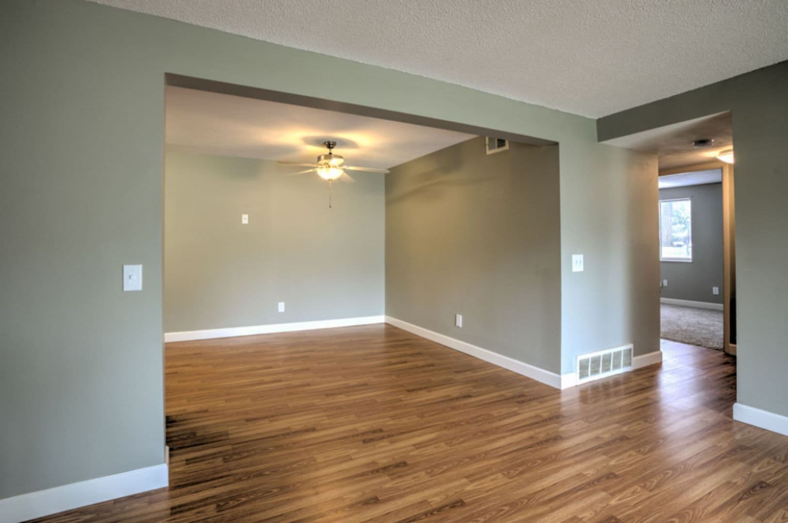 Florissant Apartment: 6203 Kingsfont Pl