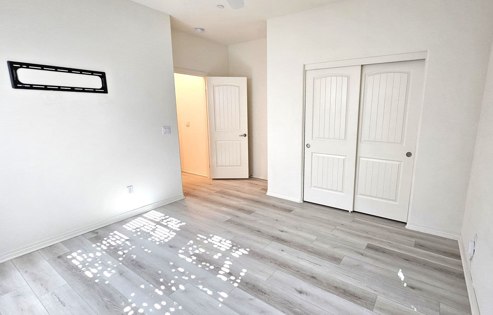 Fontana House: 16736 Stags Leap Ln