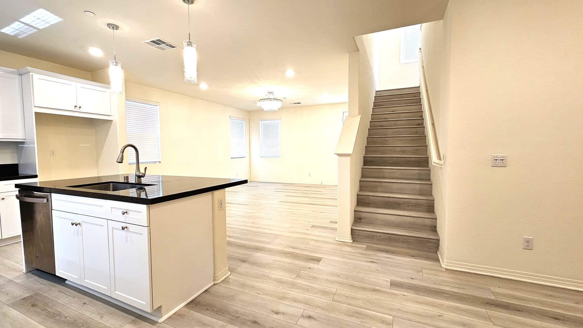 Fontana House: 16736 Stags Leap Ln