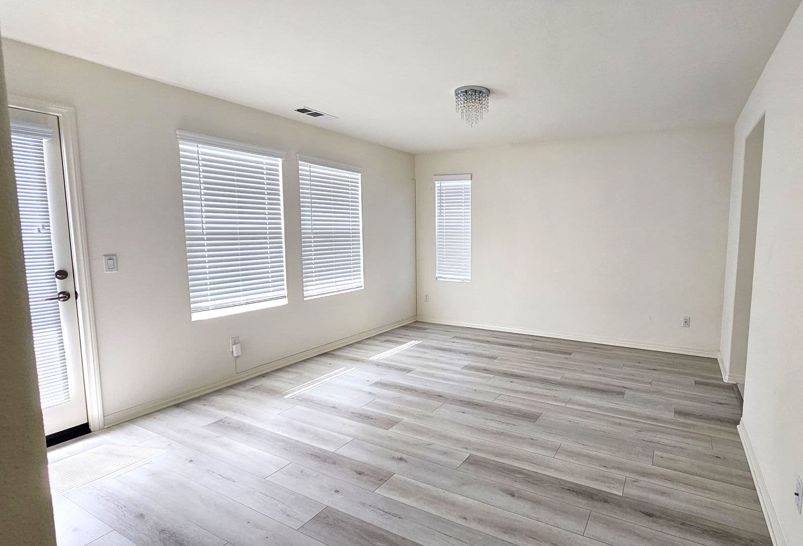 Fontana House: 16736 Stags Leap Ln