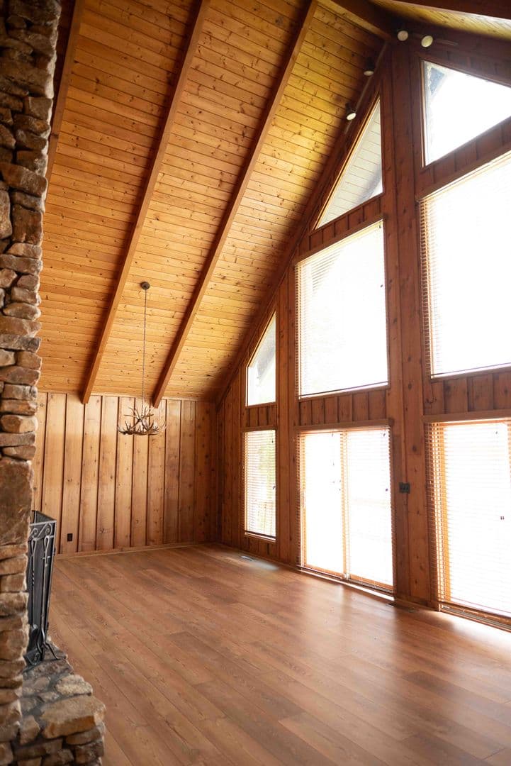 Rainbow City House: 418 Riverton Drive