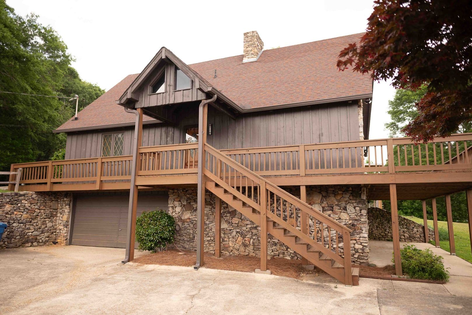 Rainbow City House: 418 Riverton Drive