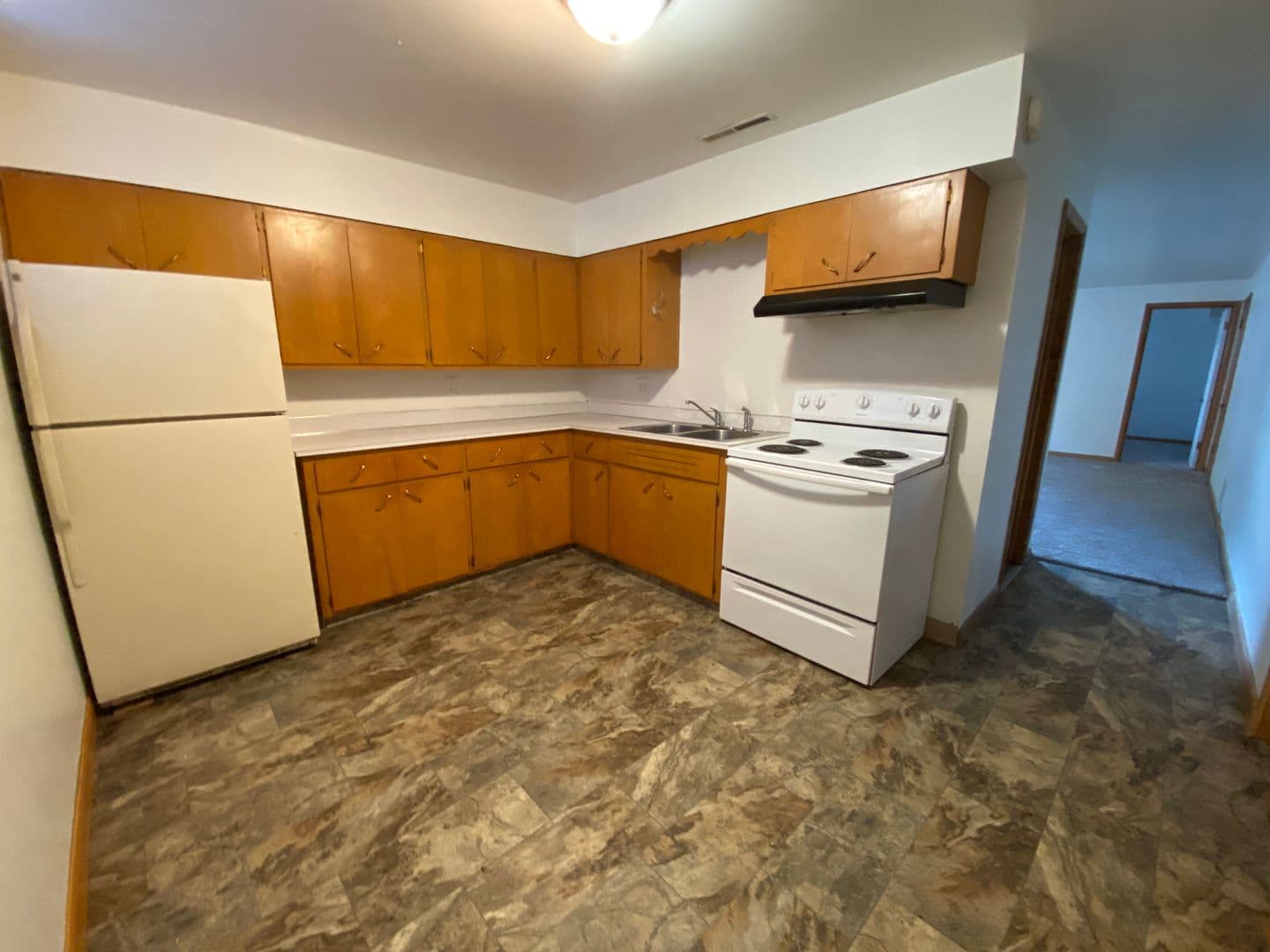 Mandan Apartment: 506 1st Avenue NE