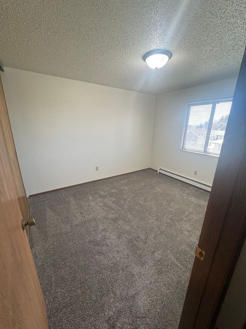 Bismarck Apartment: 1910 N. 11th Street
