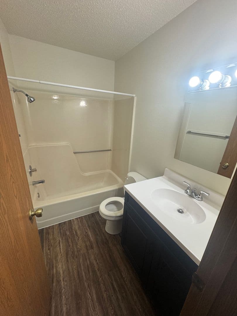 Bismarck Apartment: 1910 N. 11th Street
