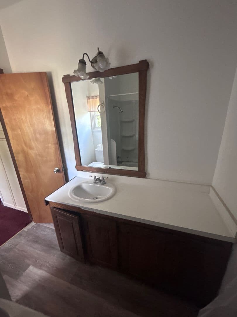 Marshfield Apartment: Mill Street