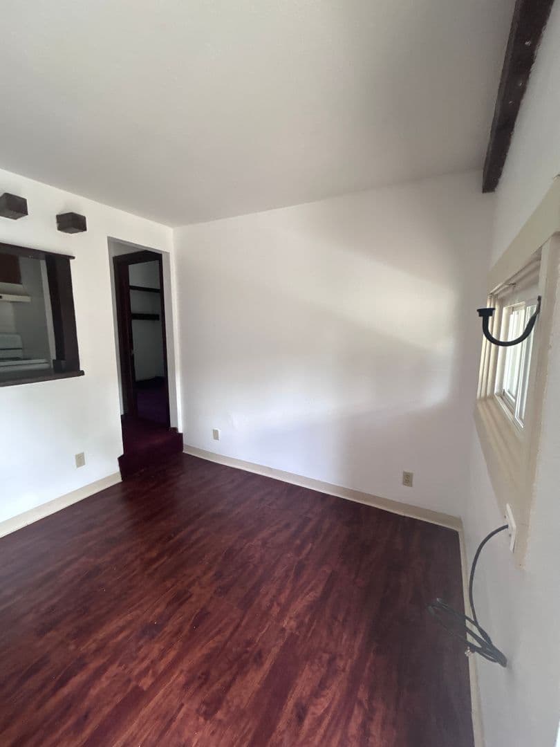 Marshfield Apartment: Mill Street